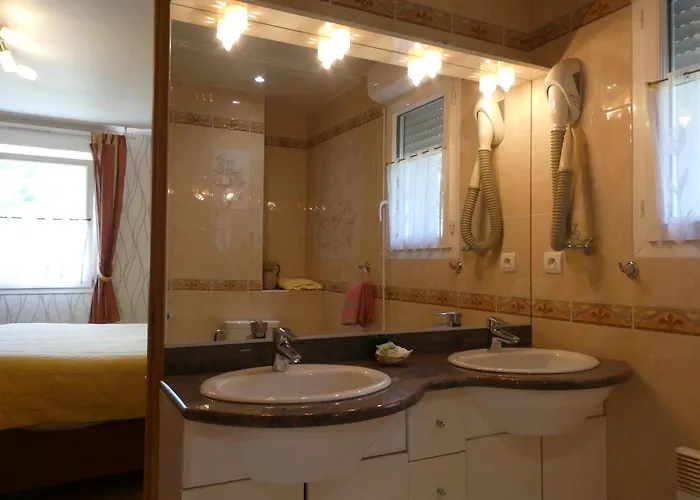 D'hotes La Balaguere Bed & Breakfast